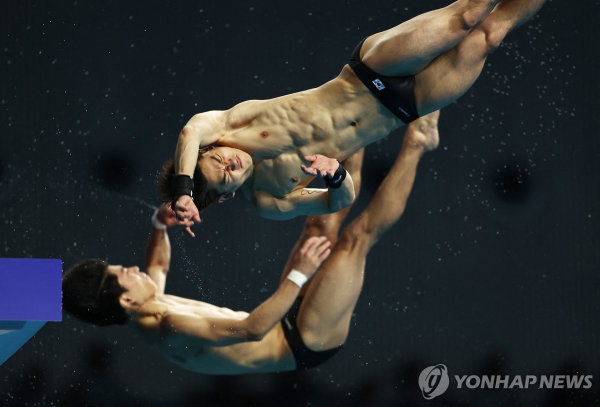 Kim Young-nam and Lee Jae-kyung take silver in men’s synchro 10m diving